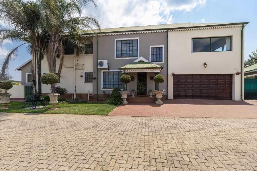 6 Bedroom Property for Sale in Melodie North West